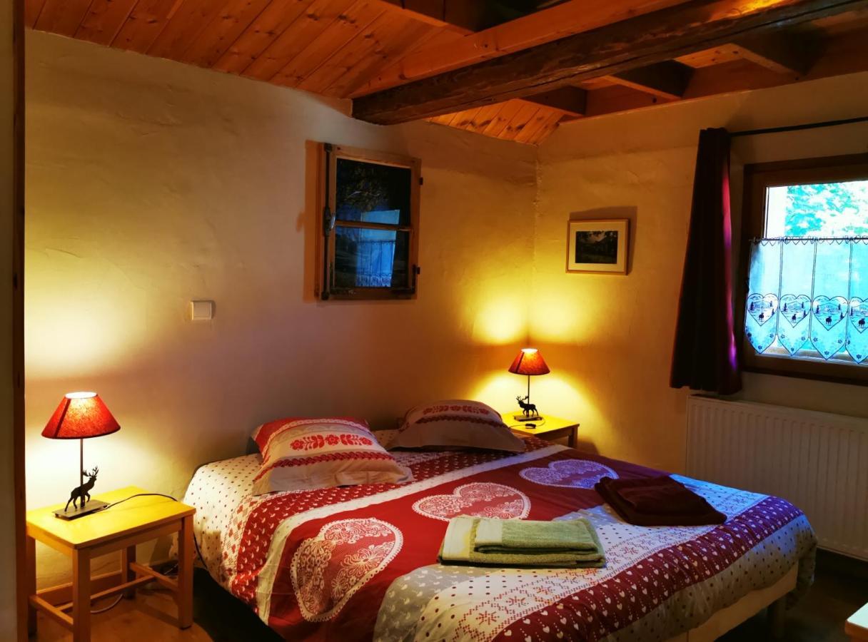 Gite D'Etape Auberge De L'Ardoisiere ジョジエ エクステリア 写真