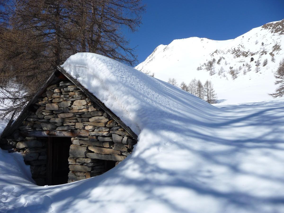 Gite D'Etape Auberge De L'Ardoisiere ジョジエ エクステリア 写真